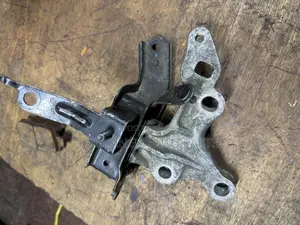 Gearbox Mounting For Mira