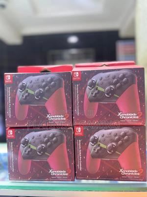 Nintendo Switch Pro Controller - thumbnail 2