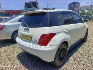 Toyota IST 2006 Off white
