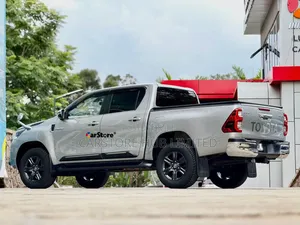 Toyota Hilux Revo Double Cab Deisel 2.4 AWD 2021 Silver