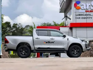 Toyota Hilux Revo Double Cab Deisel 2.4 AWD 2021 Silver