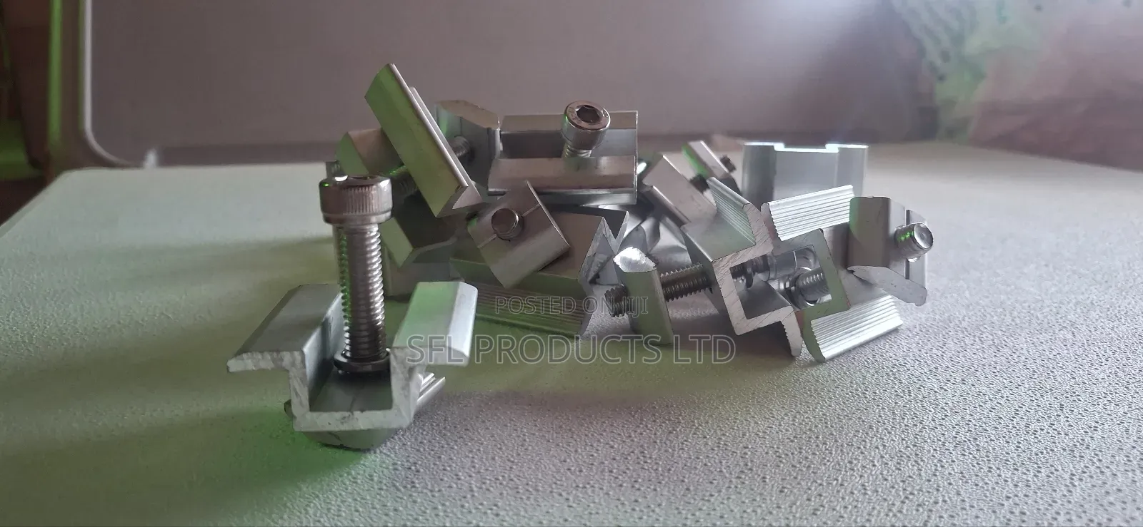 Panel Middle Clamp