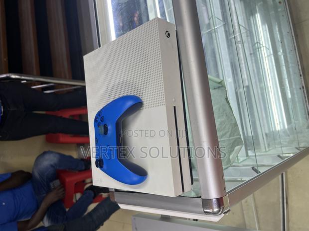 X Box Series S - main view