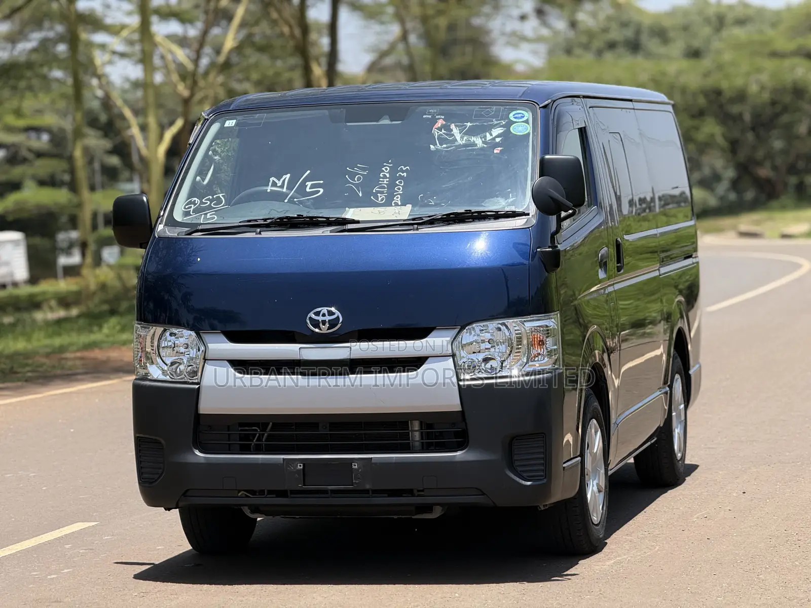 Toyota HiAce 2019 Blue