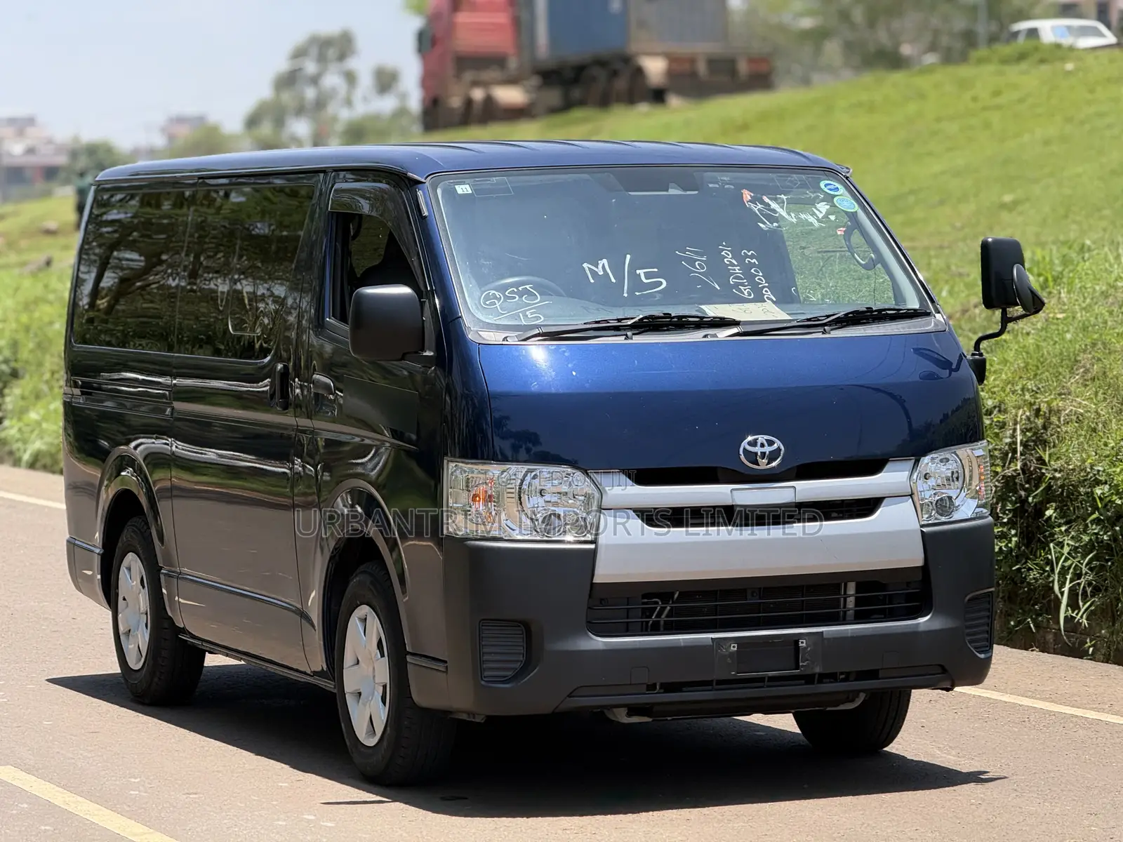 Toyota HiAce 2019 Blue