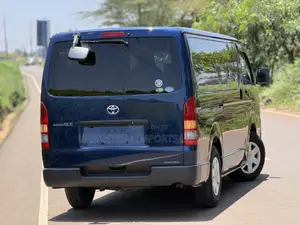 Toyota HiAce 2019 Blue