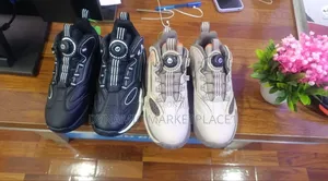 All Types and All Size Sports Shoes/Sneakers