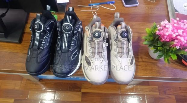 All Types and All Size Sports Shoes/Sneakers