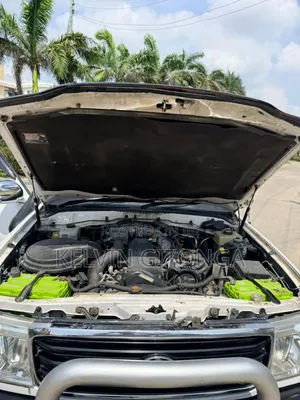 Toyota Land Cruiser Prado 2006 White