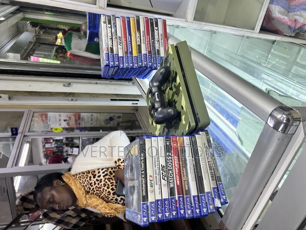 Play Station 4 Slim - main view