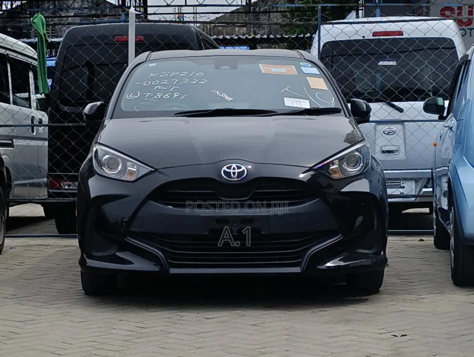 Toyota Yaris 1.5 Sedan LE 2020 Black