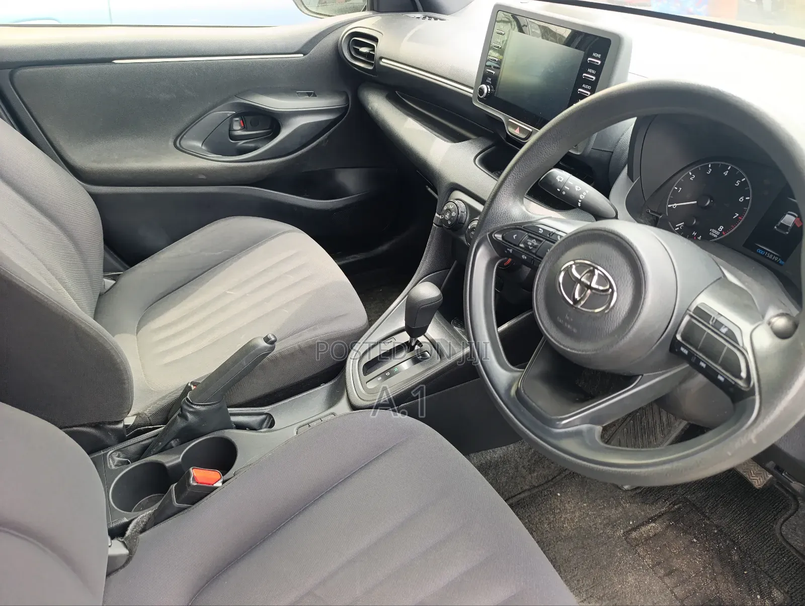 Toyota Yaris 1.5 Sedan LE 2020 Black