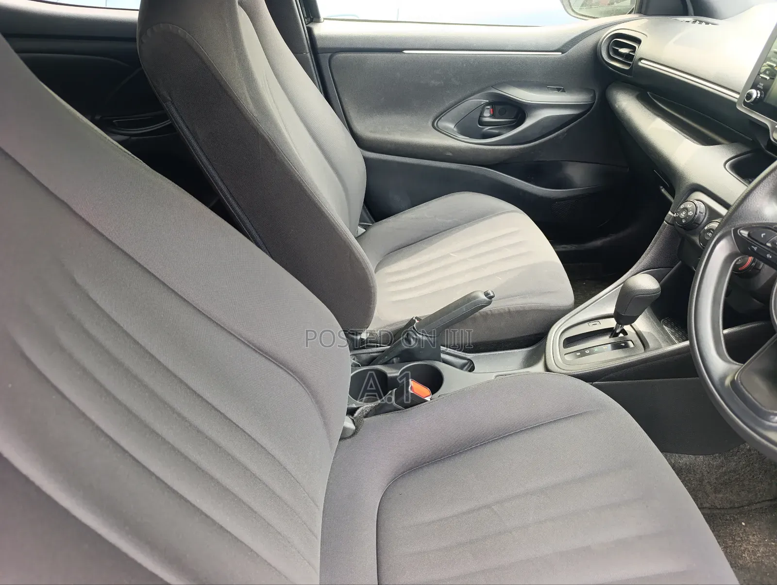 Toyota Yaris 1.5 Sedan LE 2020 Black