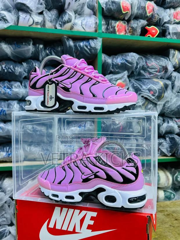 New New
Nike Tn Pink/Black
36-41 Now Available
at 3500