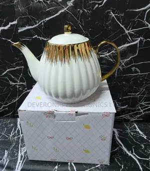 *Luxury Ribbed White Gold Ceramic Teapot