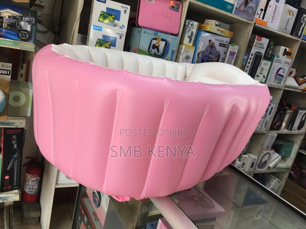 Inflatable Newborn Bathhub - thumbnail 2