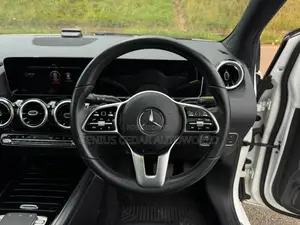 Mercedes-Benz C180 2019 White