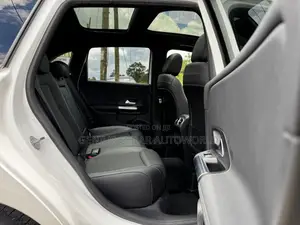 Mercedes-Benz C180 2019 White