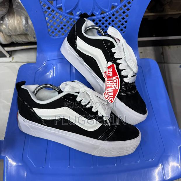 Vans Knu Skool Sneakers - Sizes 38 ,3,9 40, 44 - main view