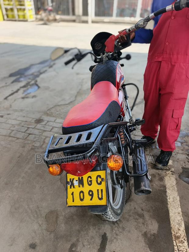 Bajaj Boxer 125 2022 Red - thumbnail 3