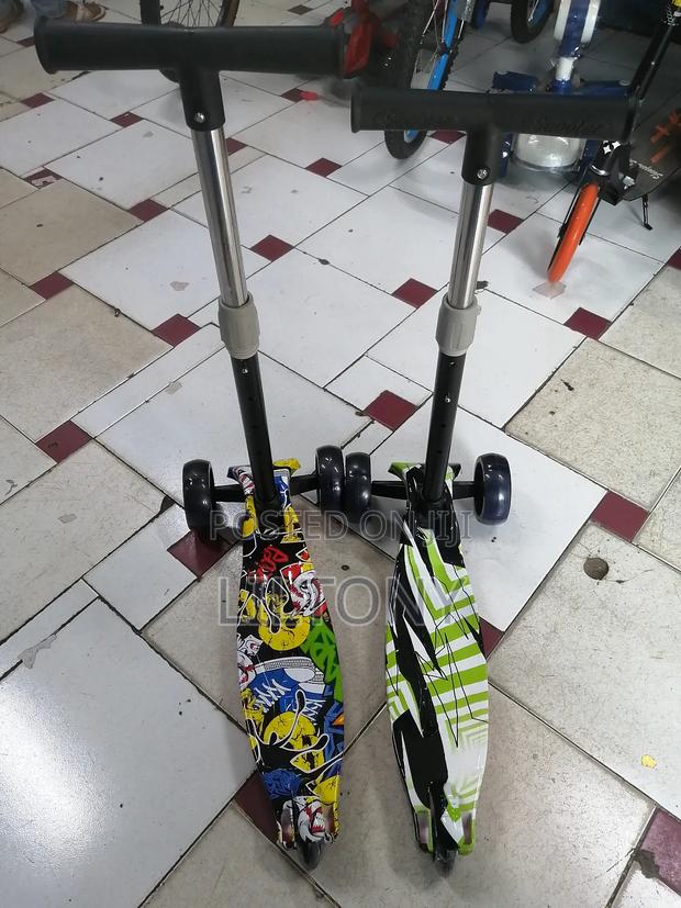 Kid Coloured Scooter - thumbnail 2