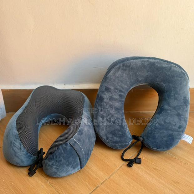 U-Shaped Travel Neck Pillow, Memory Foam. - thumbnail 2