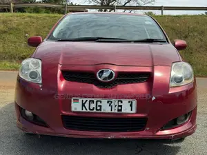 Toyota Auris 2009 Red