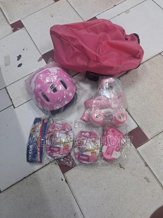 Complete Set Kids Skating Shoes - main view