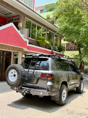 Toyota Land Cruiser 2018 Gray