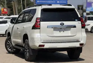 Toyota Land Cruiser Prado 2.8 2019 White