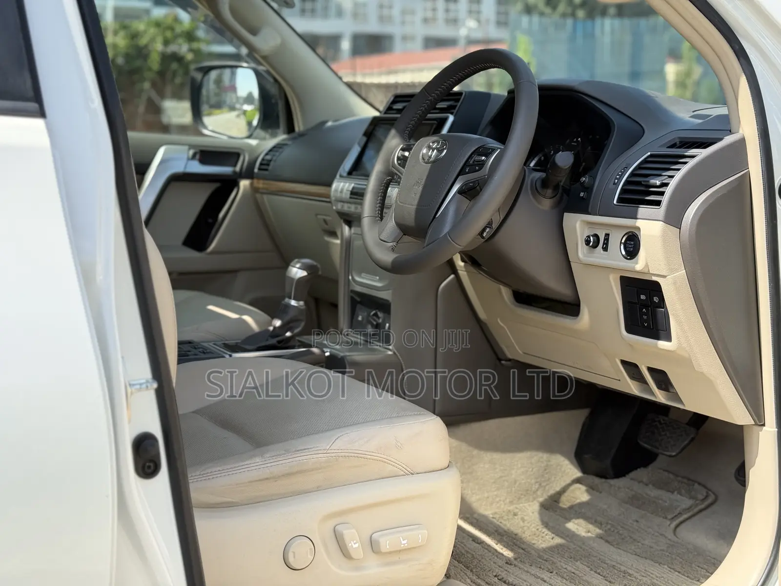 Toyota Land Cruiser Prado 2.8 2019 White