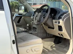 Toyota Land Cruiser Prado 2.8 2019 White