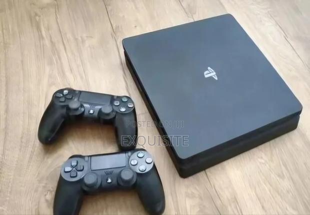 Quick Sale ! Playstation 4 Slim - thumbnail 3