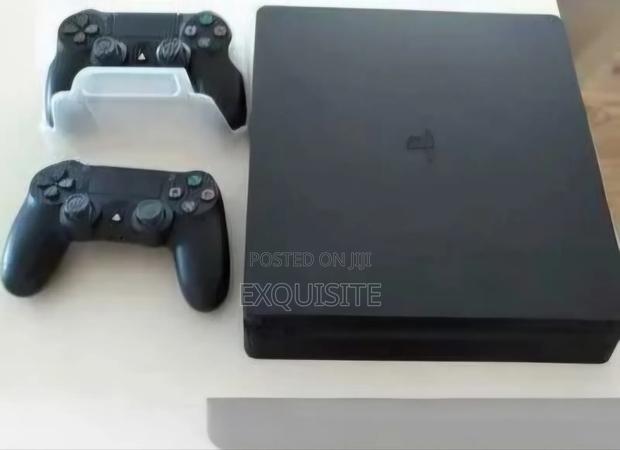 Quick Sale ! Playstation 4 Slim - thumbnail 4
