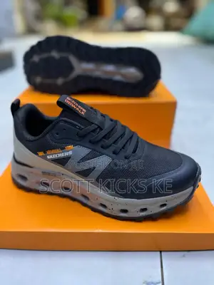 Skechers Trainers