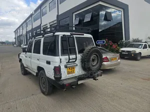 Toyota Land Cruiser 76 Series 2012