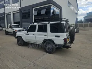 Toyota Land Cruiser 76 Series 2012