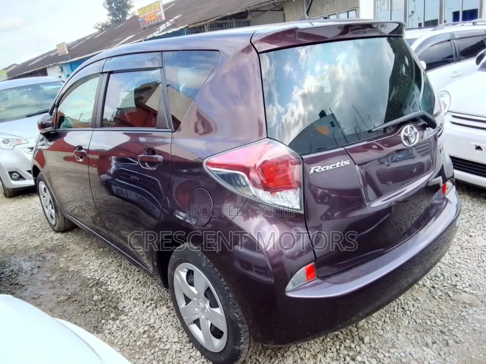 Toyota Ractis 2016 Maroon