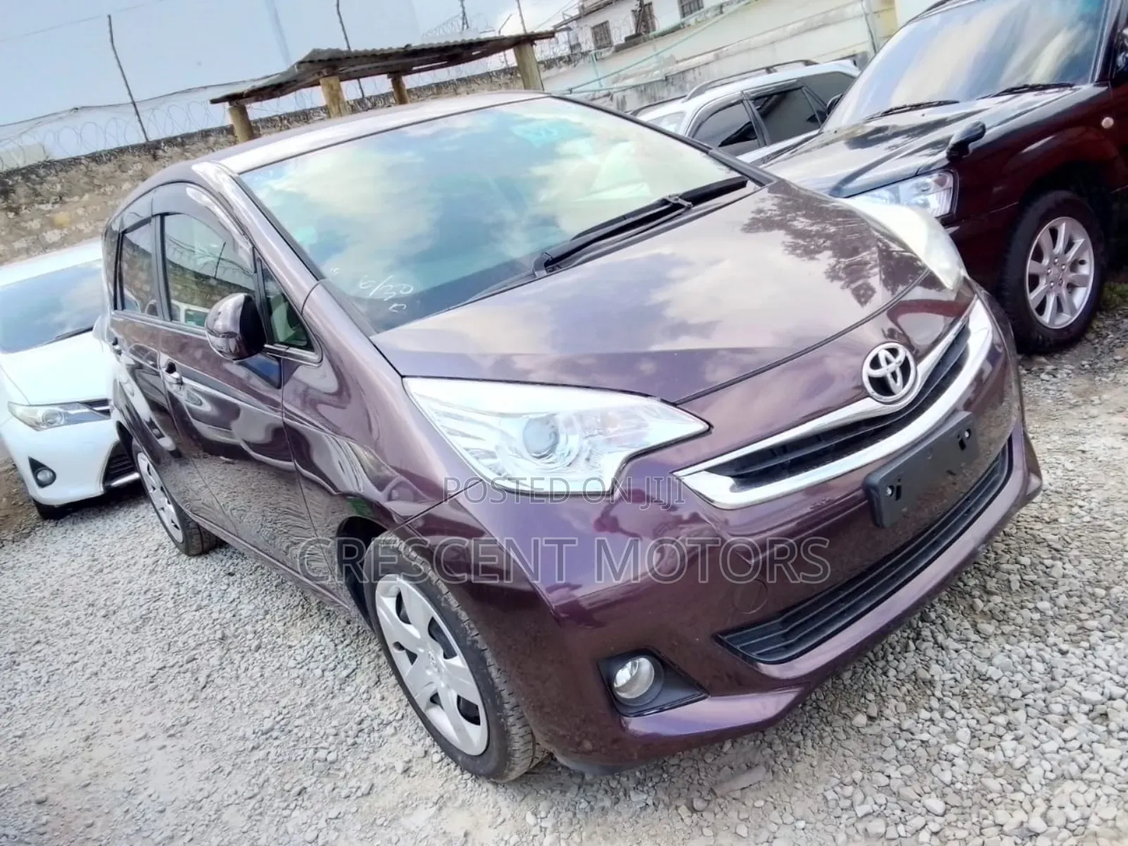 Toyota Ractis 2016 Maroon