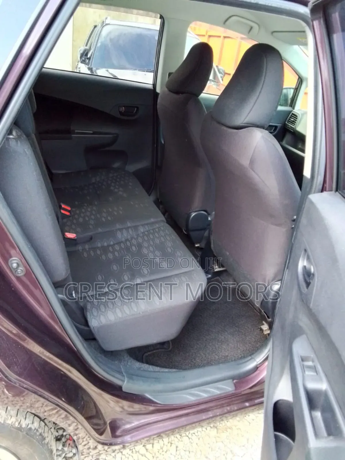 Toyota Ractis 2016 Maroon