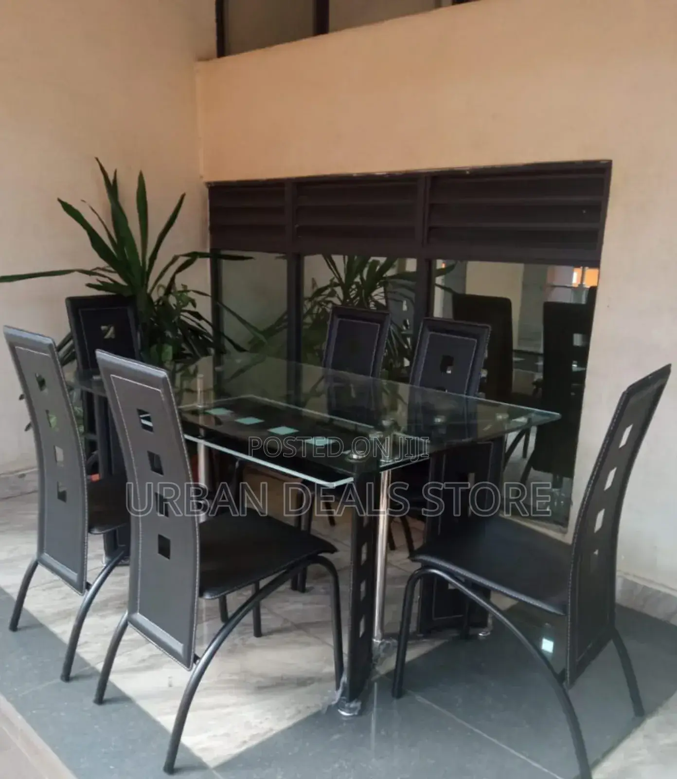 Executive 6 Sitter Glass Dinning Table With Leather Seat