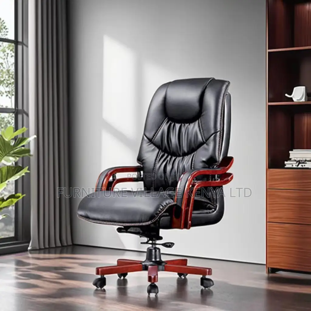 Office Chair; Black Leather Executive Office Chair
