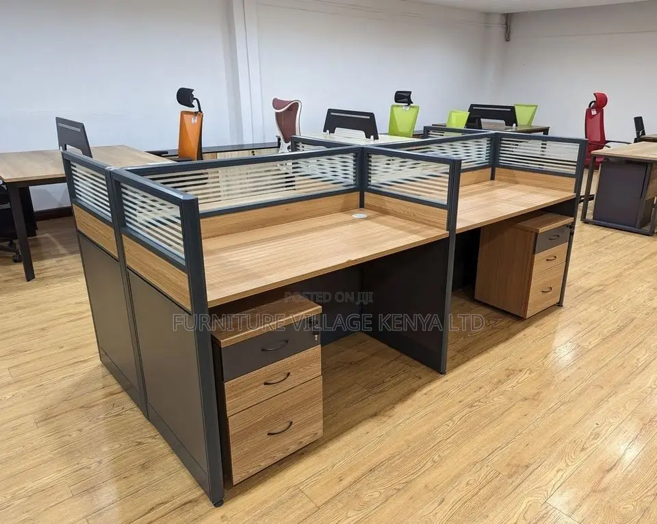 Office Workstation ; 2- Way Modular Office Workstation