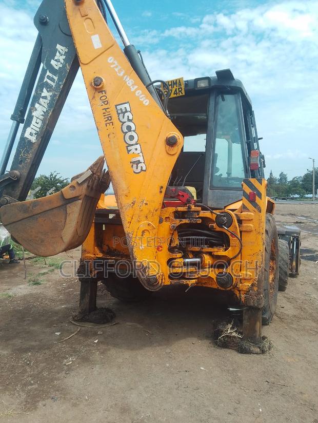 JCB Backhoe Loader - thumbnail 3
