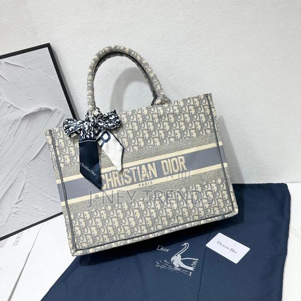 Quality Handbags - thumbnail 4