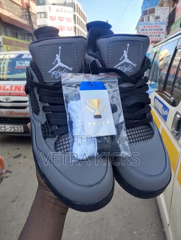 Nike Brand New Jordan 4 Cactus Jack - thumbnail 3