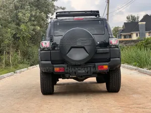 Toyota FJ Cruiser 4x4 Automatic 2012 Black