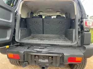 Toyota FJ Cruiser 4x4 Automatic 2012 Black