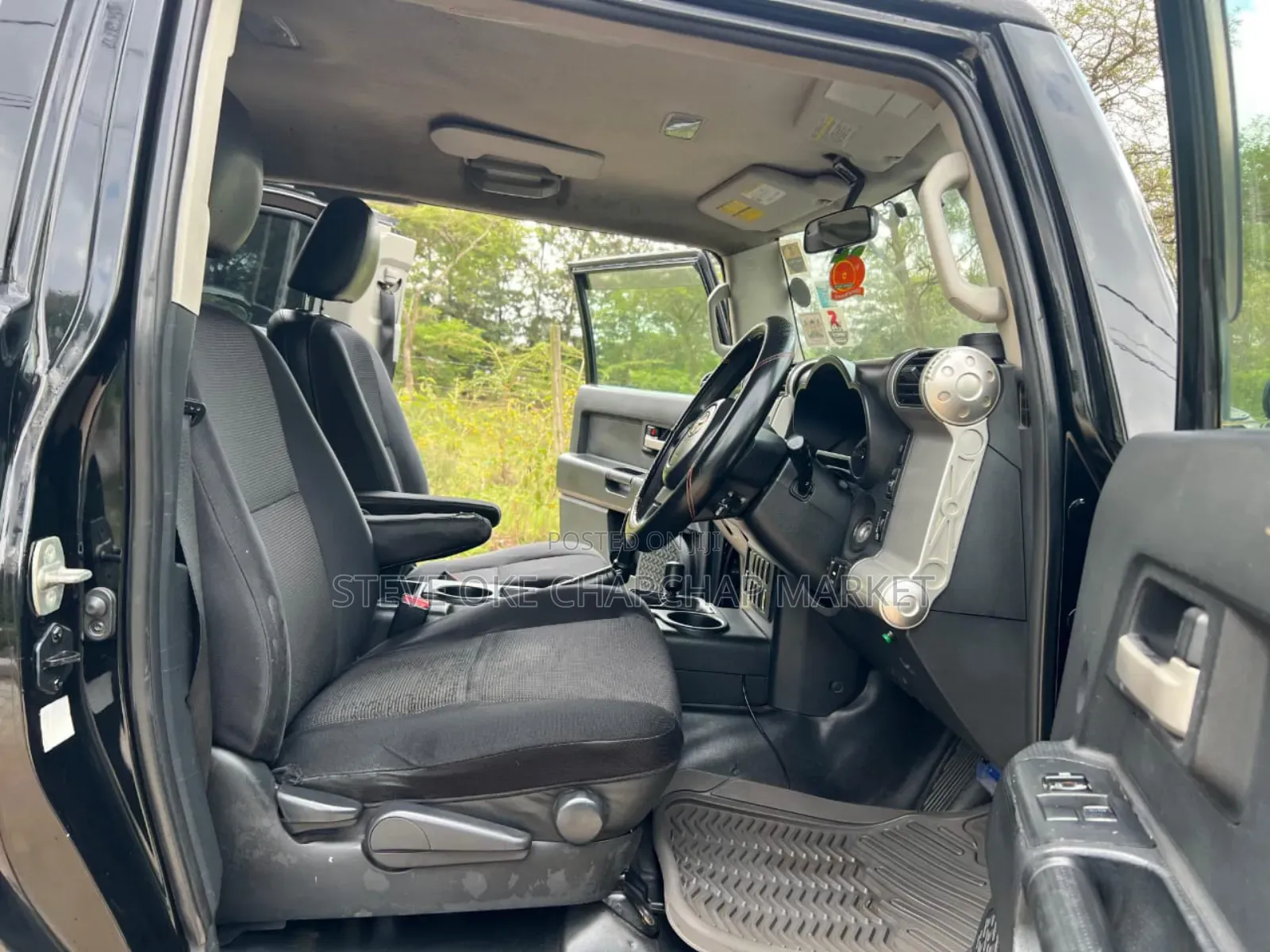 Toyota FJ Cruiser 4x4 Automatic 2012 Black