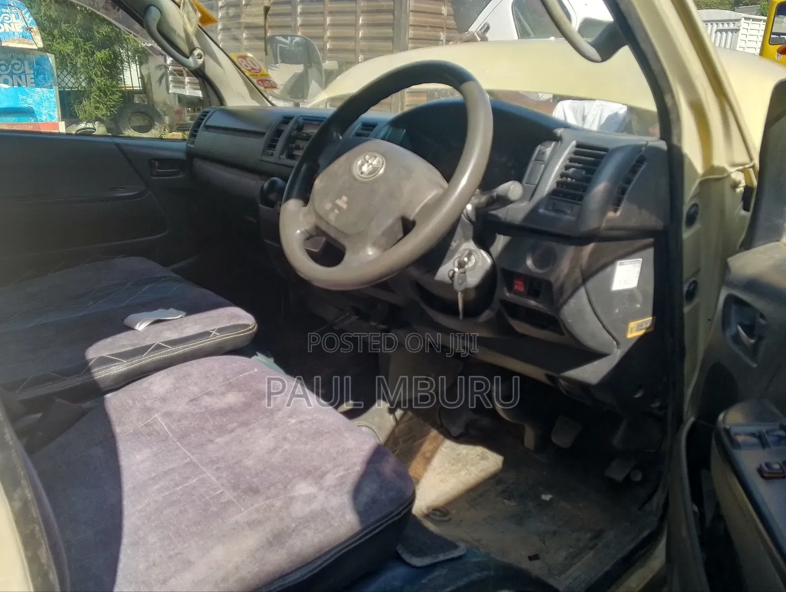Toyota HiAce 2015 Beige